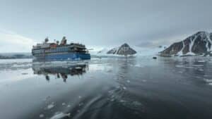 Ocean Albatros Amenities and Staterooms