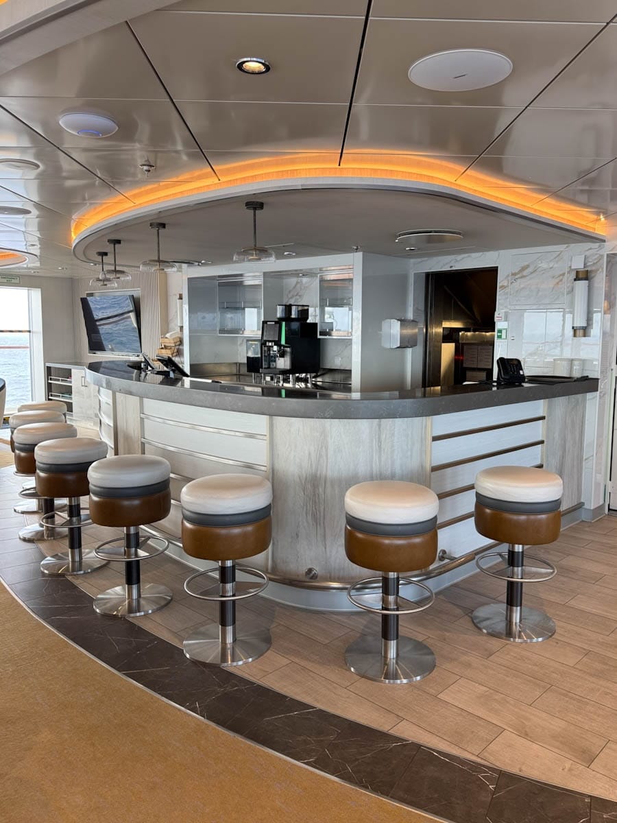 Ocean Albatros Amenities and Staterooms