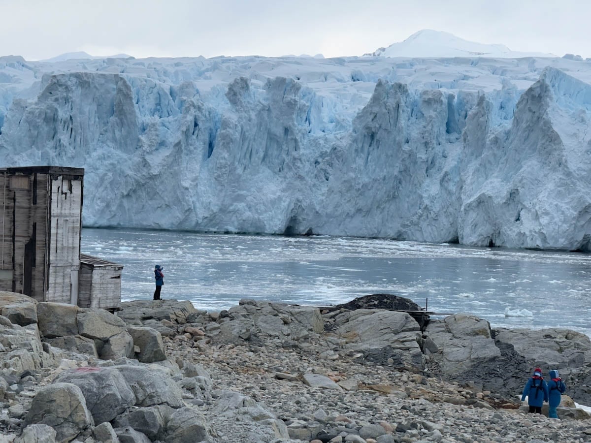Guide to Antarctica Expedition on the Ocean Albatros